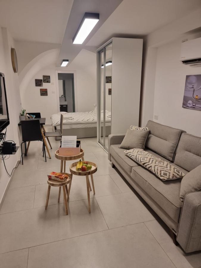 Jaffa 17 - Urban Loft Apartment Jerusalem